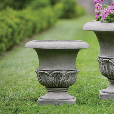Williamsburg Acanthus Small Garden Planter