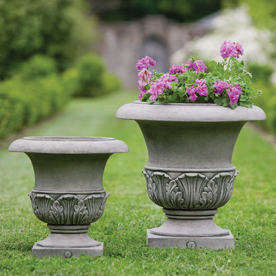 Williamsburg Acanthus Small Garden Planter